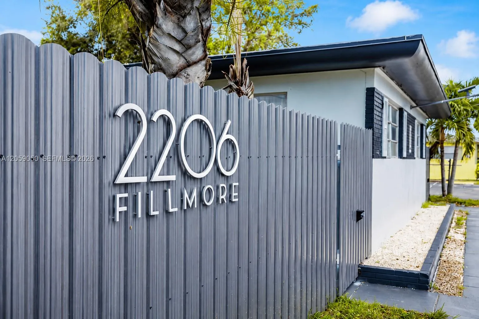 Foto de propiedad en 2206 Fillmore Street 8, Hollywood, FL 33020 Hollywood con MLS# 