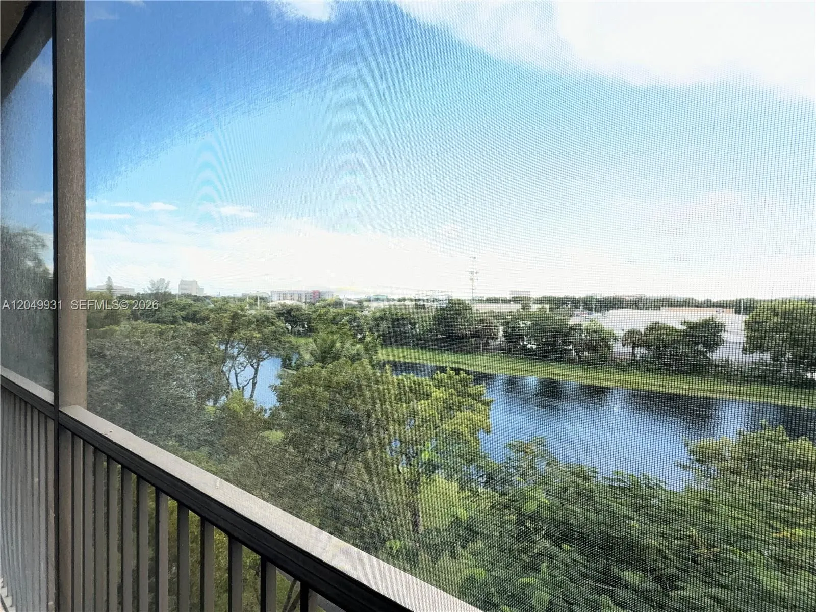 Foto de propiedad en 2206 S Cypress Bend Drive 508, Pompano Beach, FL 33069 Pompano Beach con MLS# 