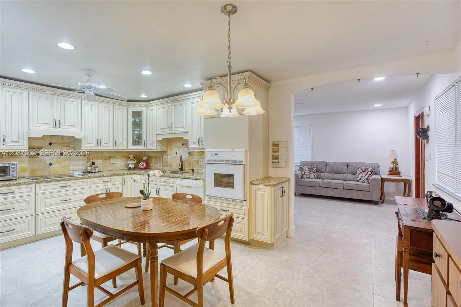 En Renta 221 NE 1st Terrace 1, Dania Beach, FL 33004, Dania Beach, FL 33004
