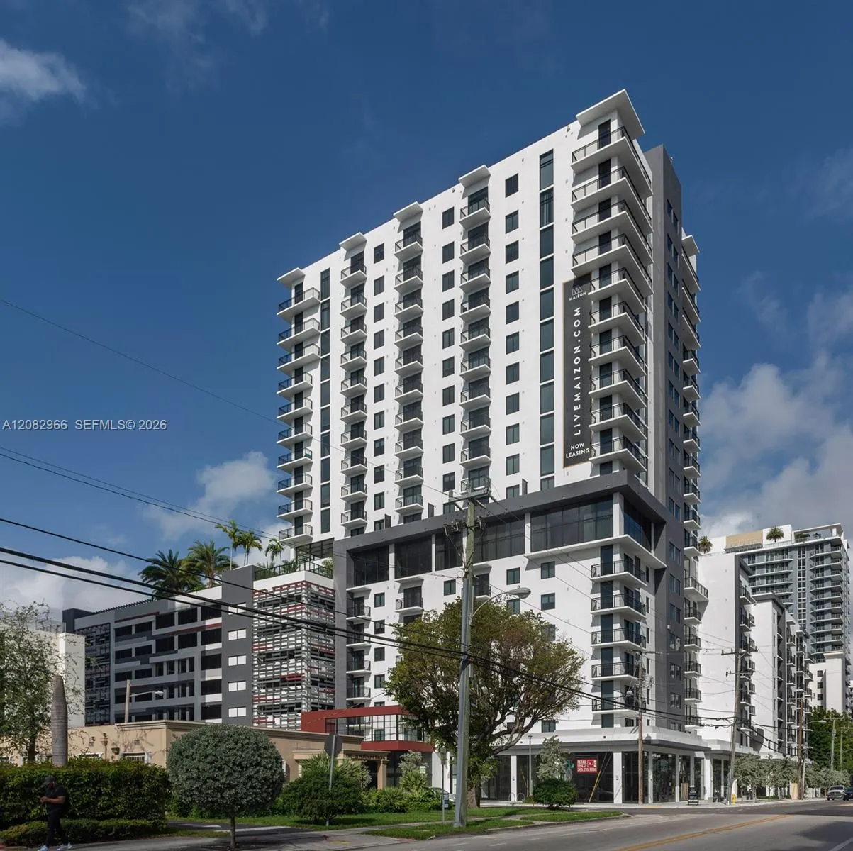 Foto de propiedad en 221 SW 12th Street PH4, Miami, FL 33130 Miami con MLS# 