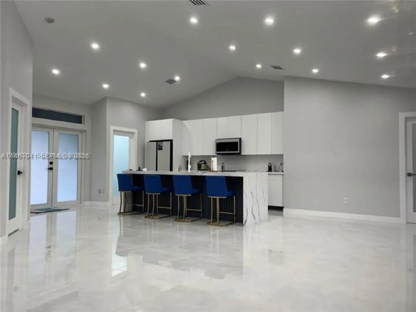 En Venta 2214 NW 1 Terrace, Cape Coral, FL 33993, Cape Coral, FL 33993