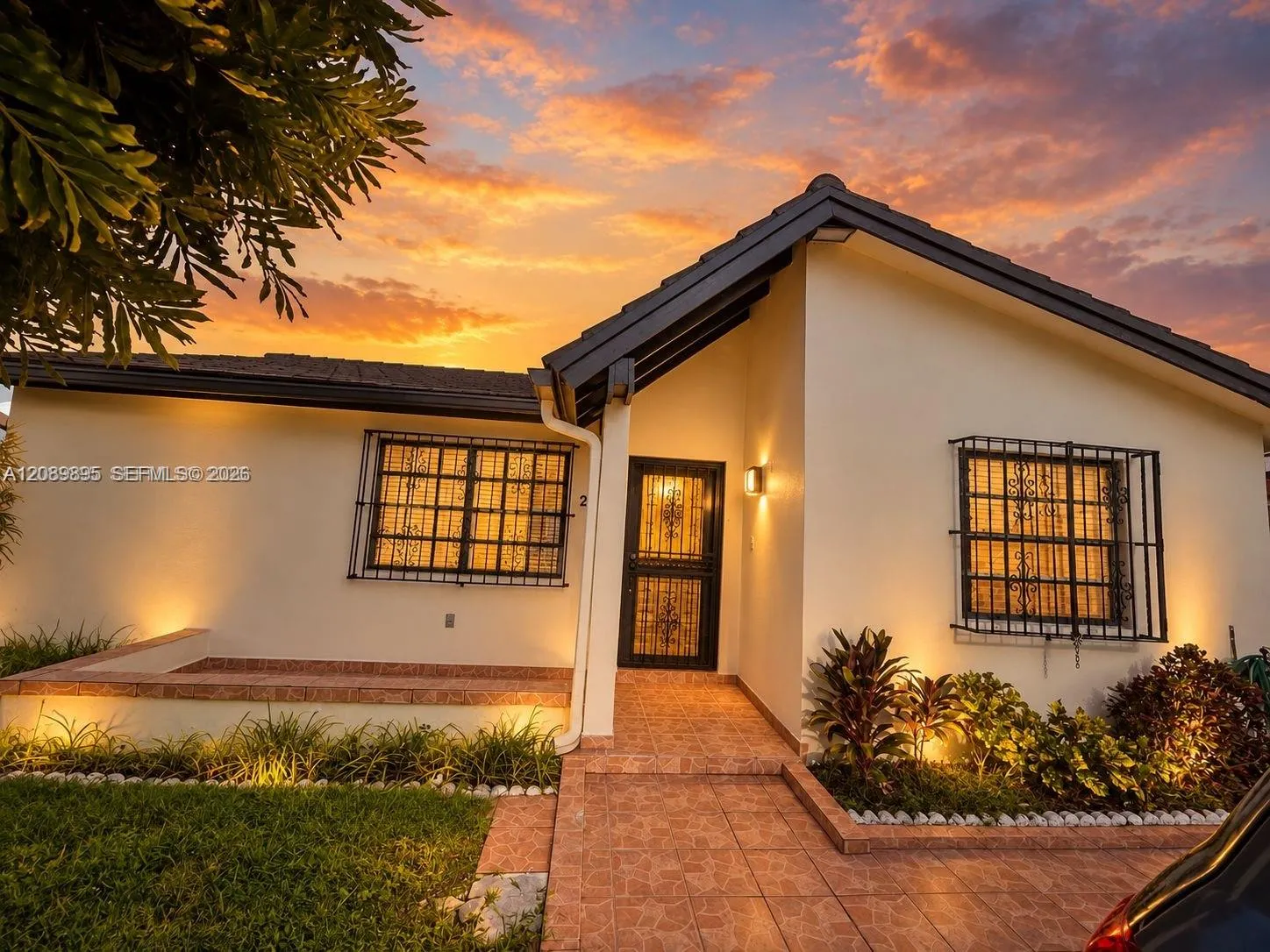 Foto de propiedad en 2219 SW 137th Place, Miami, FL 33175 Miami con MLS# 