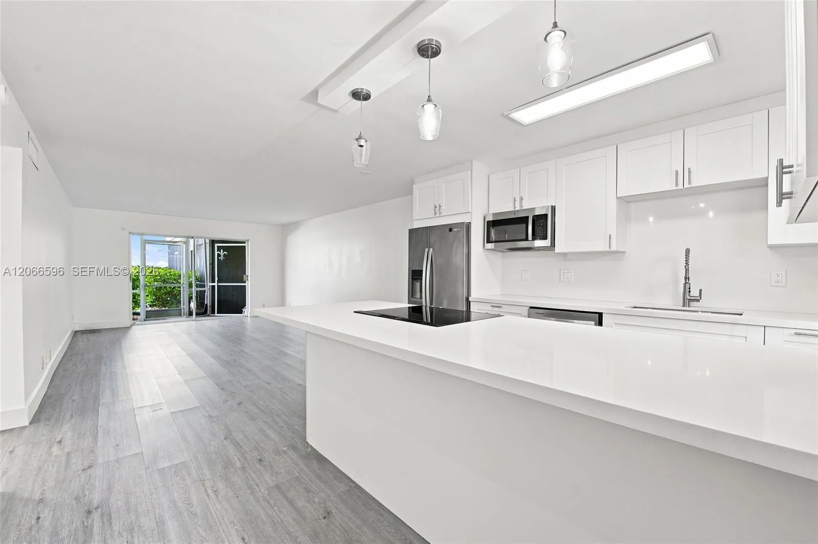 Foto de propiedad en 222 N Federal Highway 115, Deerfield Beach, FL 33441 Deerfield Beach con MLS# 