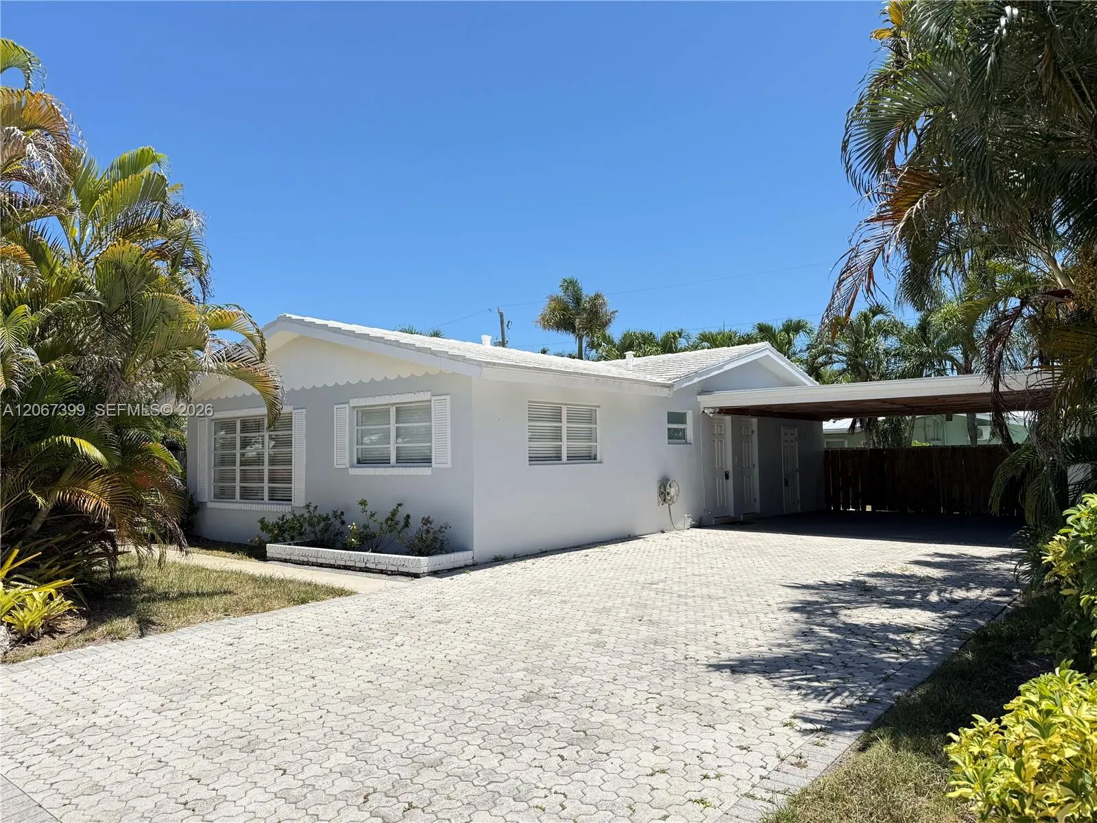 Foto de propiedad en 2220 NE 36th Street #1, Lighthouse Point, FL 33064 Lighthouse Point con MLS# 