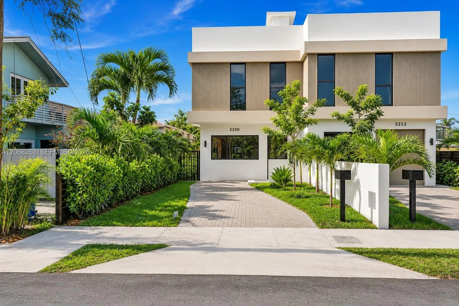 Foto de propiedad en 2220 SW 14th Street, Miami, FL 33145 Miami con MLS# 