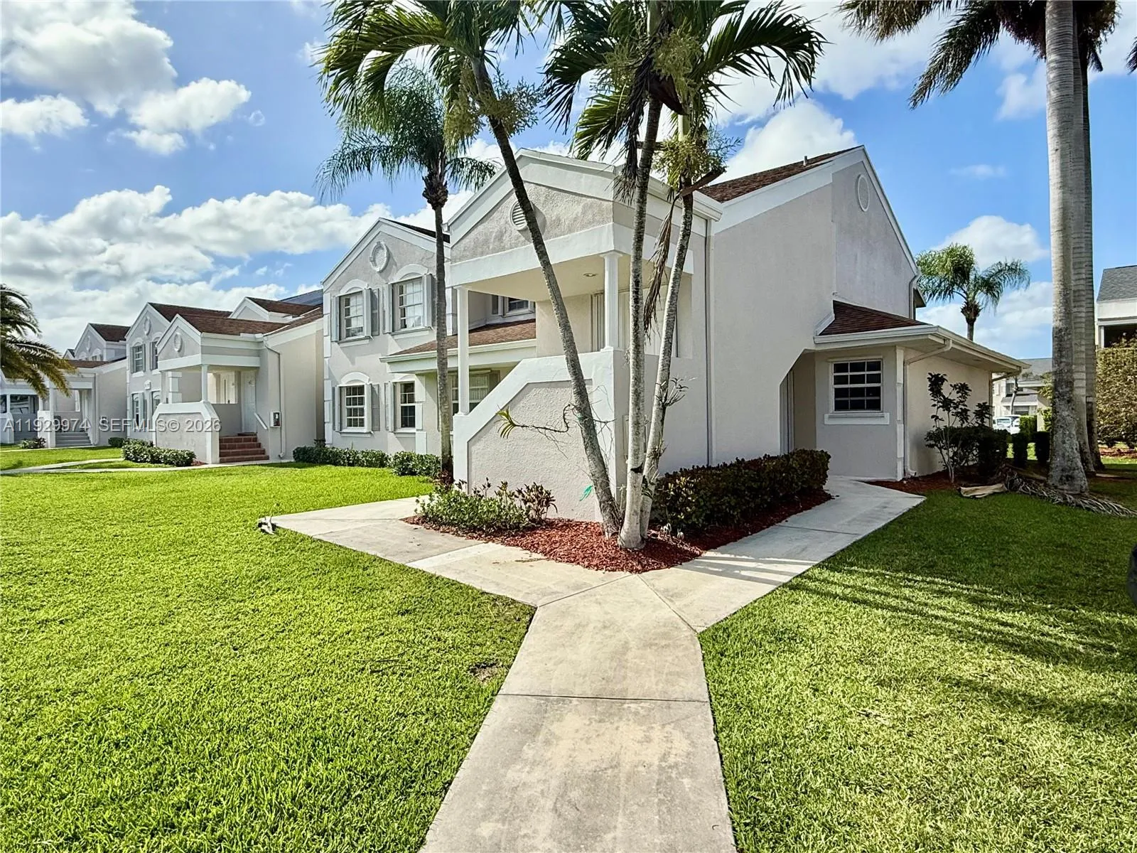 Foto de propiedad en 2221 SE 27th Drive 106-B, Homestead, FL 33035 Homestead con MLS# 