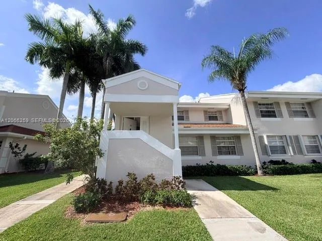 Foto de propiedad en 2224 SE 27 Drive 201 C, Homestead, FL 33035 Homestead con MLS# 