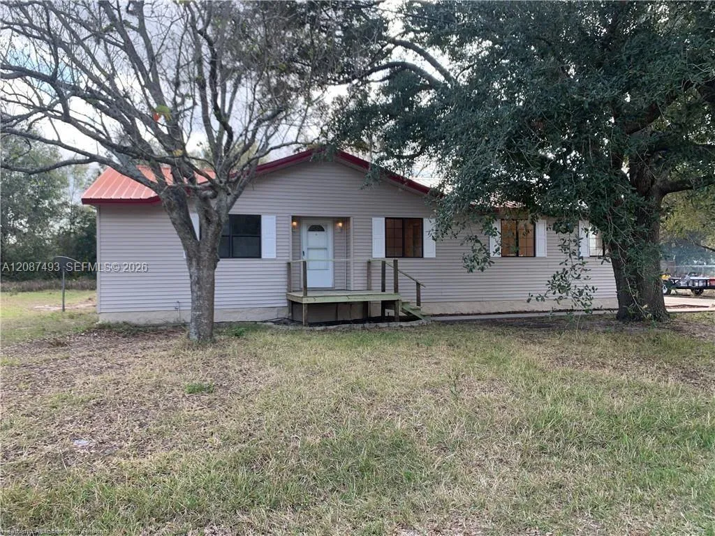 Foto de propiedad en 2225 N Unicorn, Avon Park, FL 33825 Avon Park con MLS# 