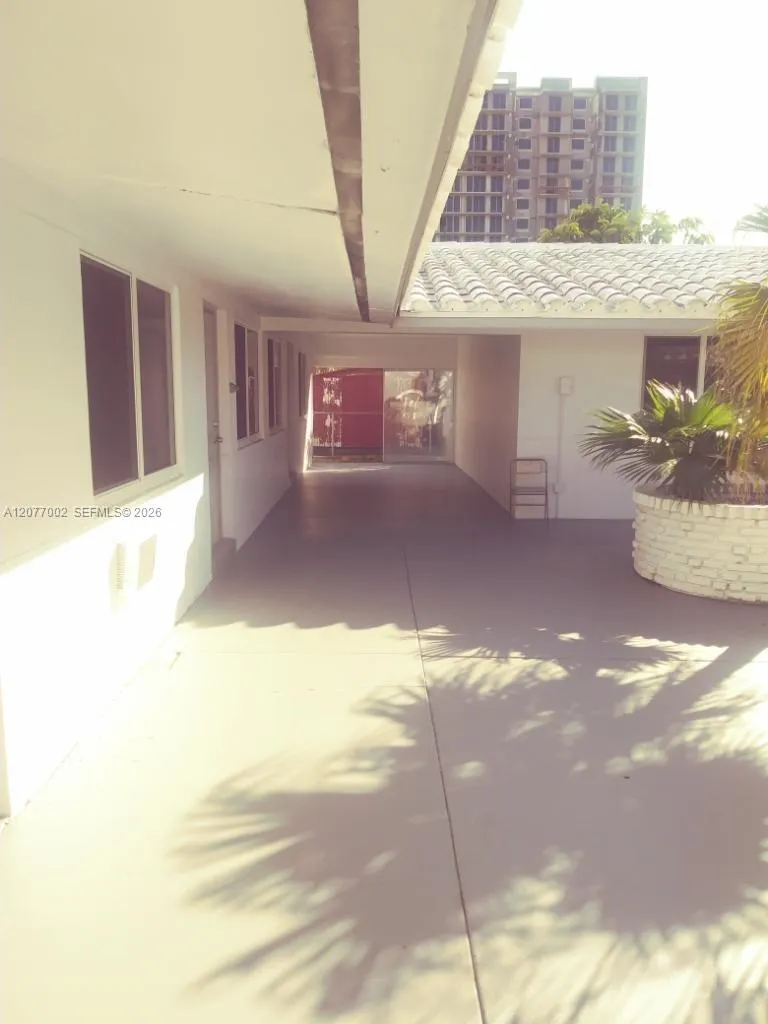 Foto de propiedad en 2225 Van Buren Street 7, Hollywood, FL 33020 Hollywood con MLS# 