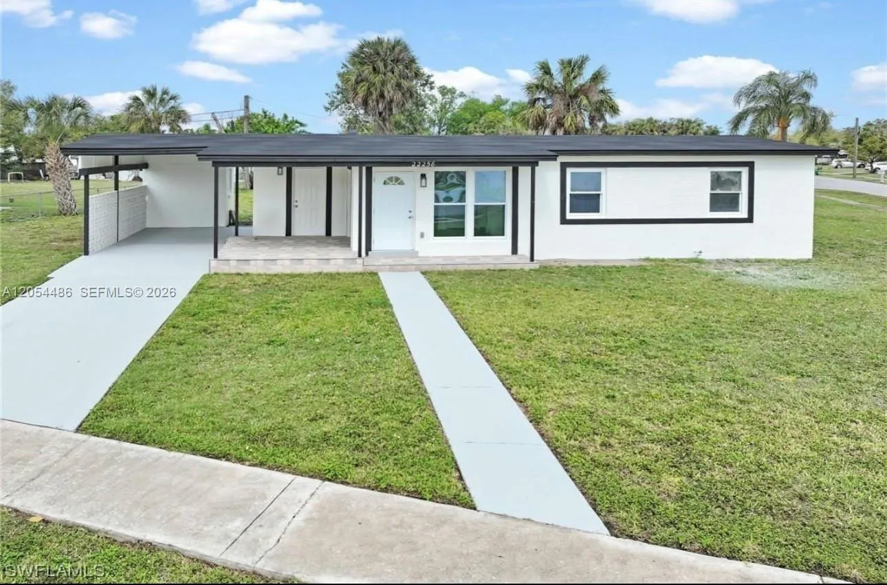 Foto de propiedad en 22258 Beverly Avenue 22258, Port Charlotte, FL 33952 Port Charlotte con MLS# 