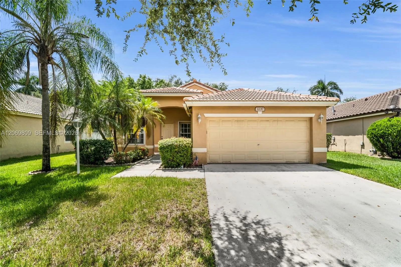 Foto de propiedad en 2230 NW 145th Avenue, Pembroke Pines, FL 33028 Pembroke Pines con MLS# 