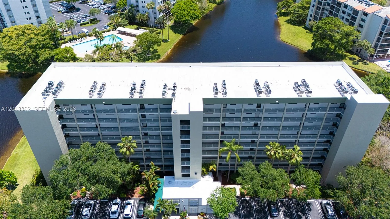 Vendido 2232 N Cypress Bend Drive 507, Pompano Beach, FL 33069, Pompano Beach, FL 33069