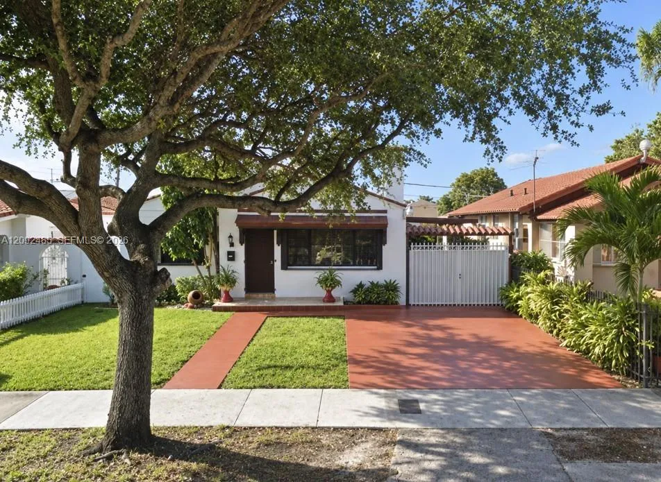 En Venta 2232 SW 13th Street, Miami, FL 33145, Miami, FL 33145
