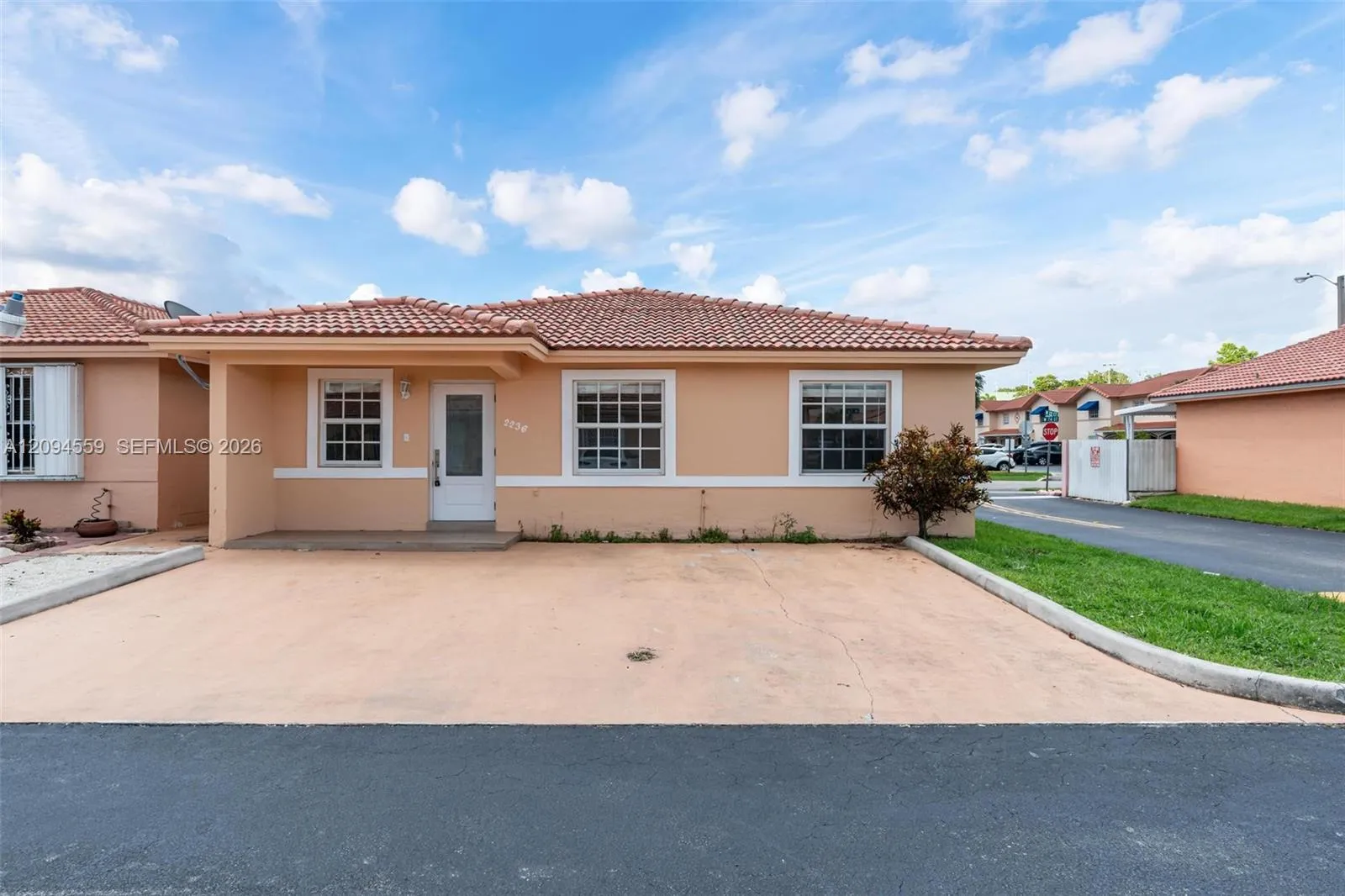 En Renta 2236 W 74th Place 9C, Hialeah, FL 33016, Hialeah, FL 33016