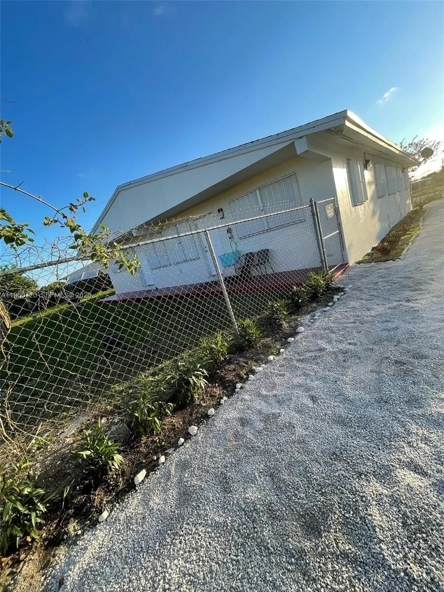 En Renta 22365 SW 115th Court 4, Miami, FL 33170, Miami, FL 33170