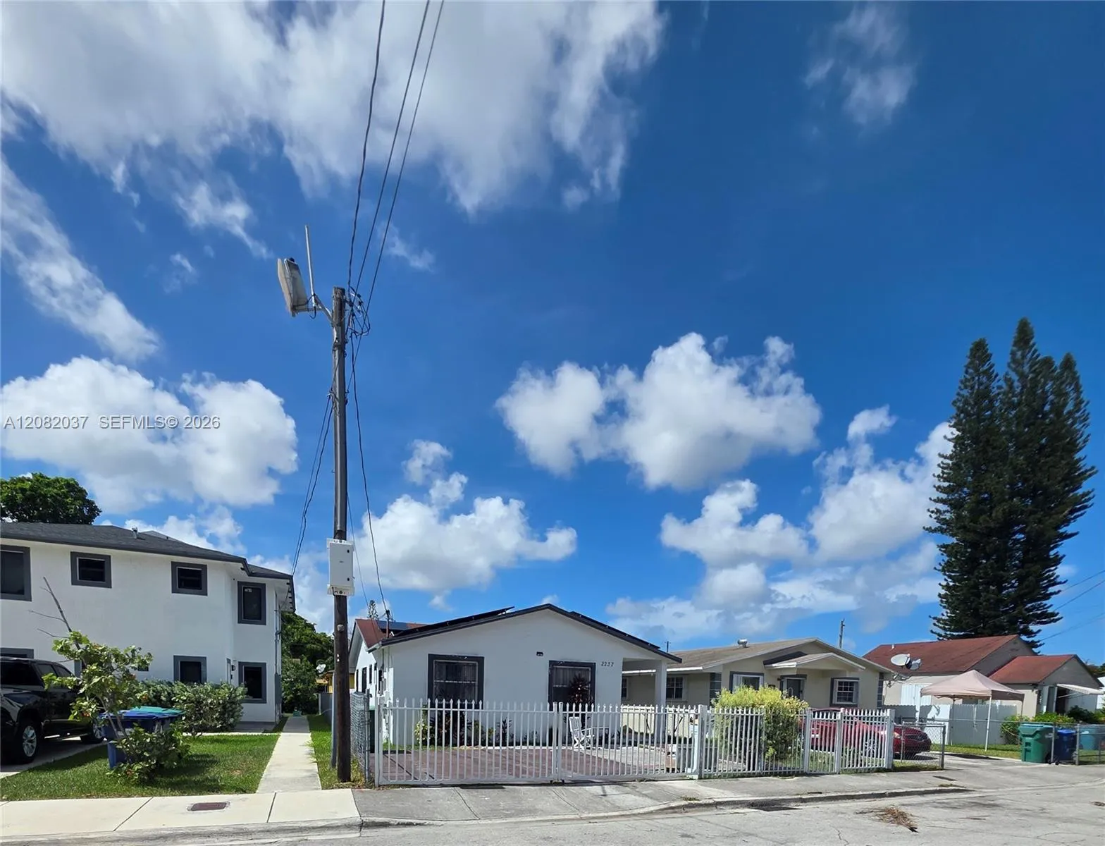 En Venta 2237 NW 50th Street, Miami, FL 33142, Miami, FL 33142