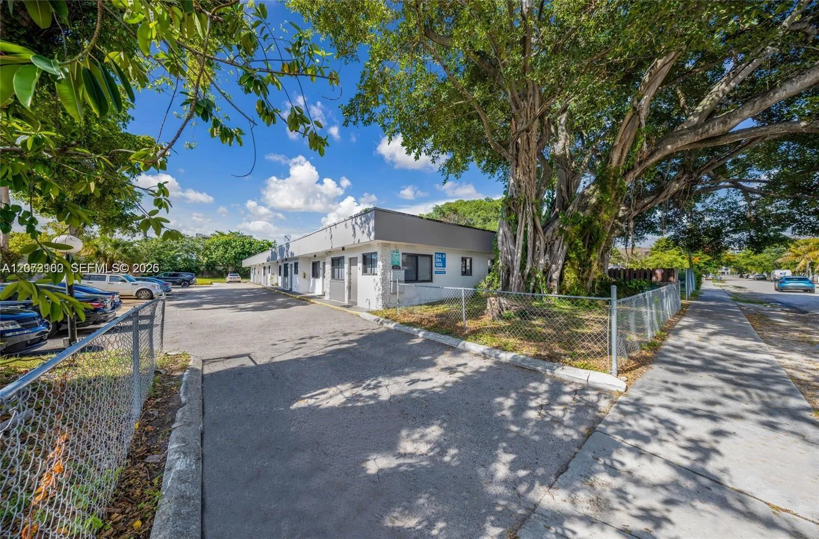Foto de propiedad en 2237 Taylor Street 3B, Hollywood, FL 33020 Hollywood con MLS# 