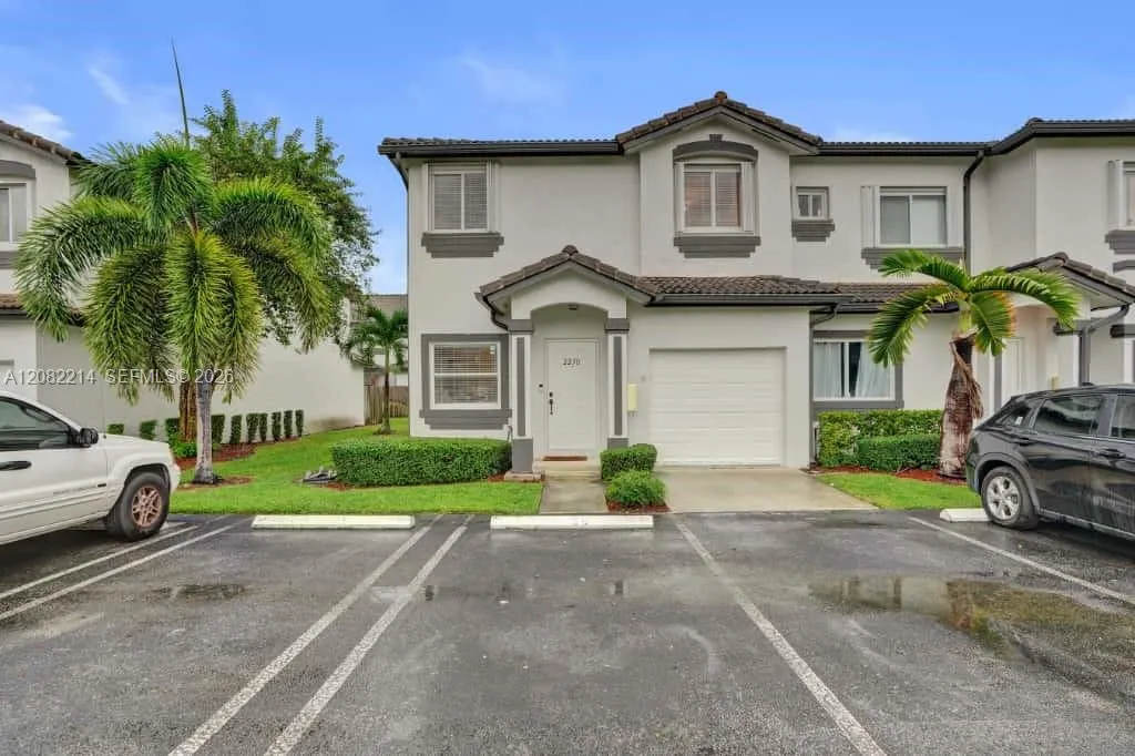 Foto de propiedad en 2238 SE 26th Lane 2238, Homestead, FL 33035 Homestead con MLS# 
