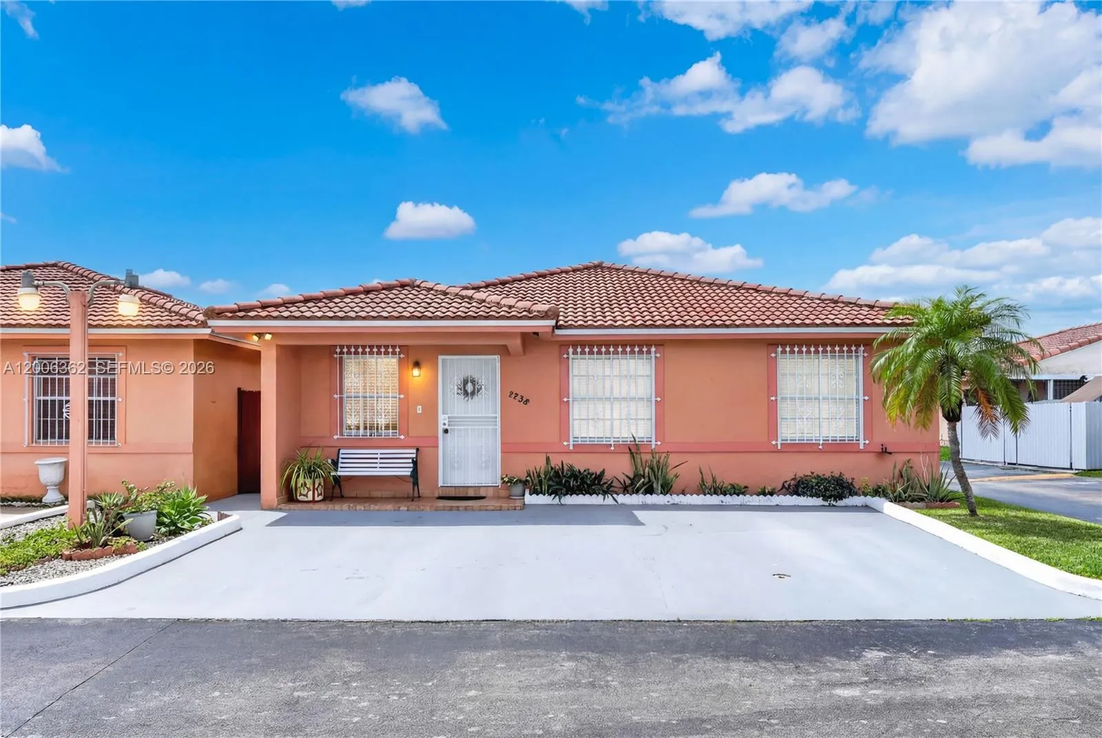 Vendido 2238 W 74th Terrace 39C, Hialeah, FL 33016, Hialeah, FL 33016