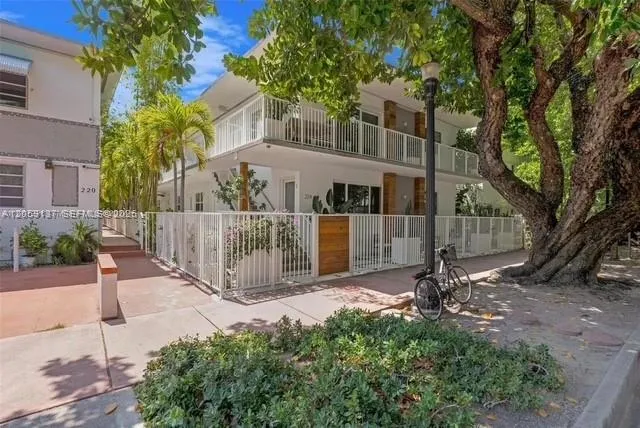 Foto de propiedad en 224 Meridian Avenue 9, Miami Beach, FL 33139 Miami Beach con MLS# 