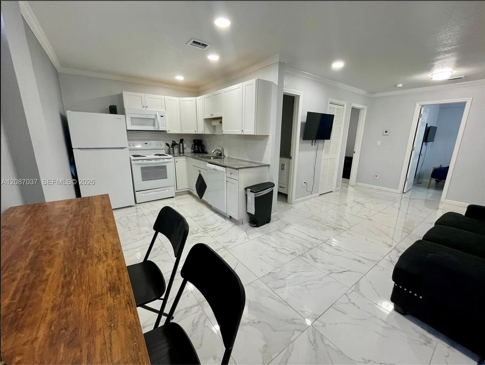 Foto de propiedad en 2240 Simms Street 2, Hollywood, FL 33020 Hollywood con MLS# 