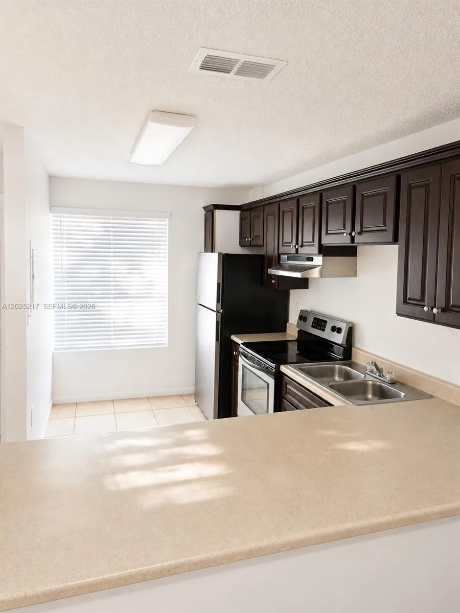Foto de propiedad en 2240 SW 81st Avenue 2240, Miramar, FL 33025 Miramar con MLS# 