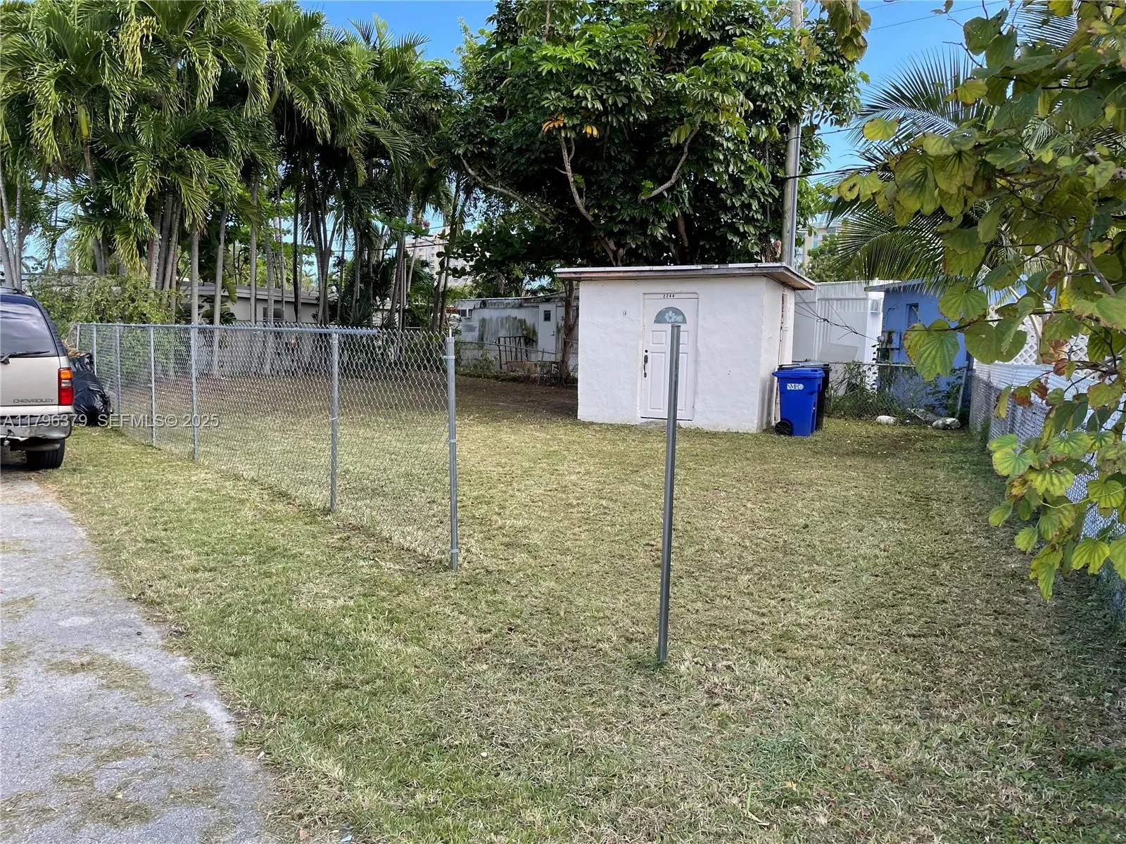 Foto de propiedad en 2244 NE 136th Street, North Miami Beach, FL 33181 North Miami Beach con MLS# 