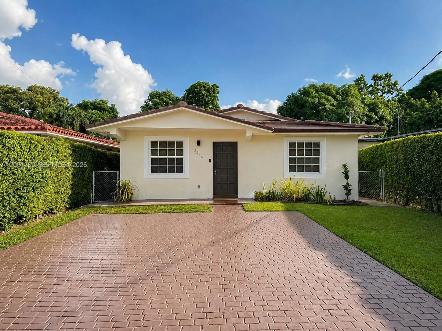 Foto de propiedad en 2245 SW 62nd Avenue 2245, Miami, FL 33155 Miami con MLS# 