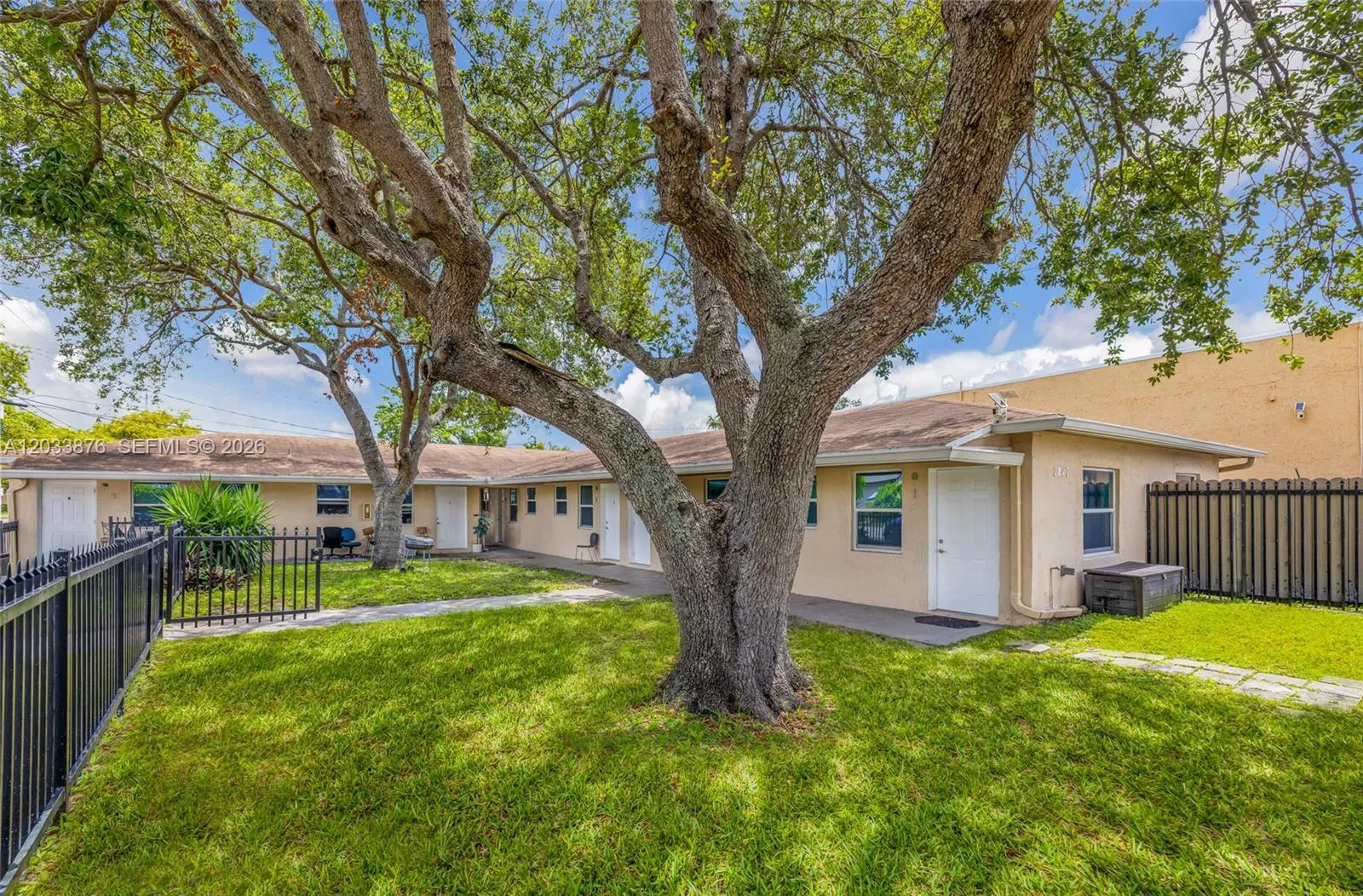 En Venta 2247 Simms Street, Hollywood, FL 33020, Hollywood, FL 33020
