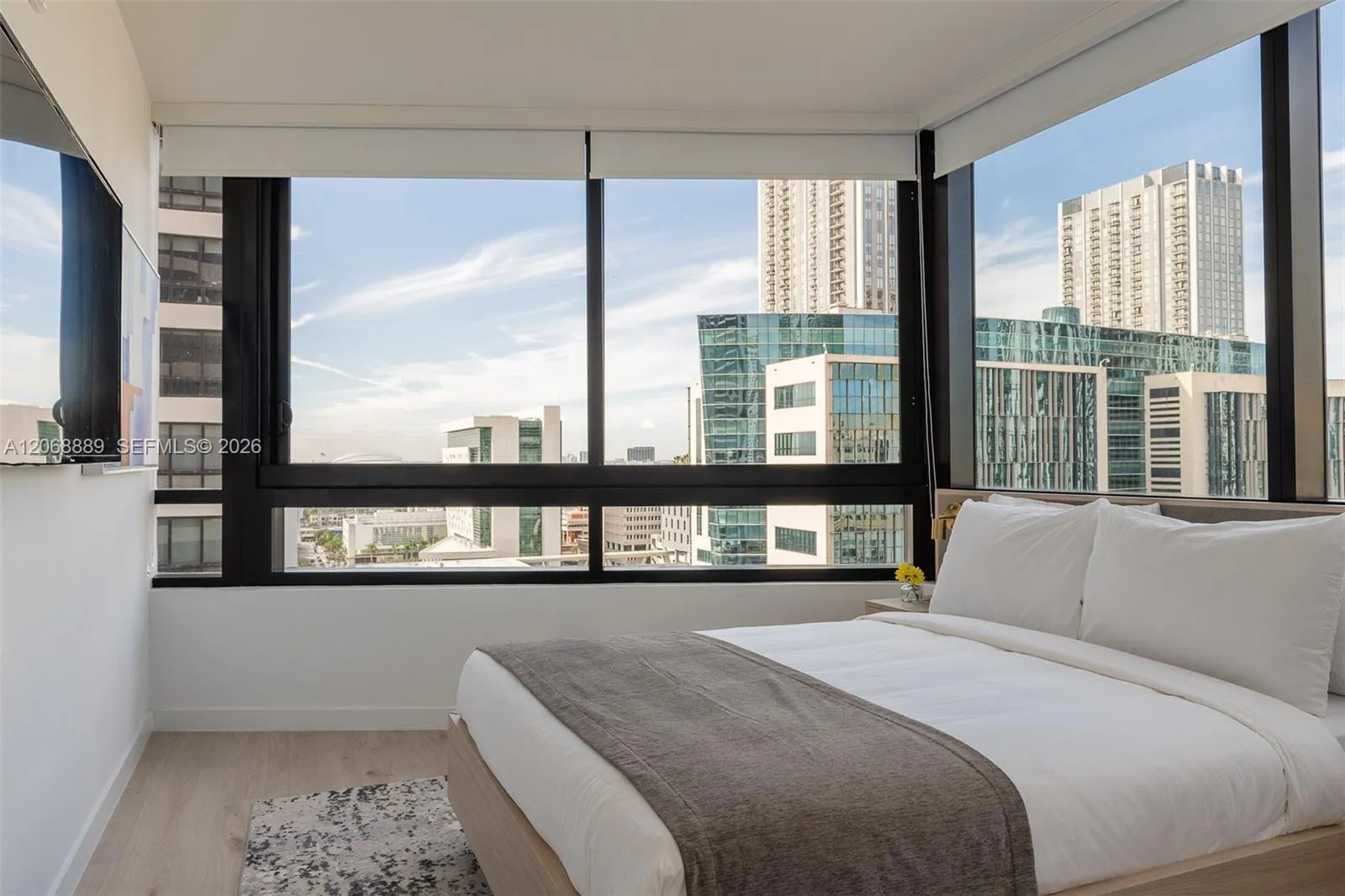 Foto de propiedad en 225 N Miami Avenue 1702, Miami, FL 33128 Miami con MLS# 