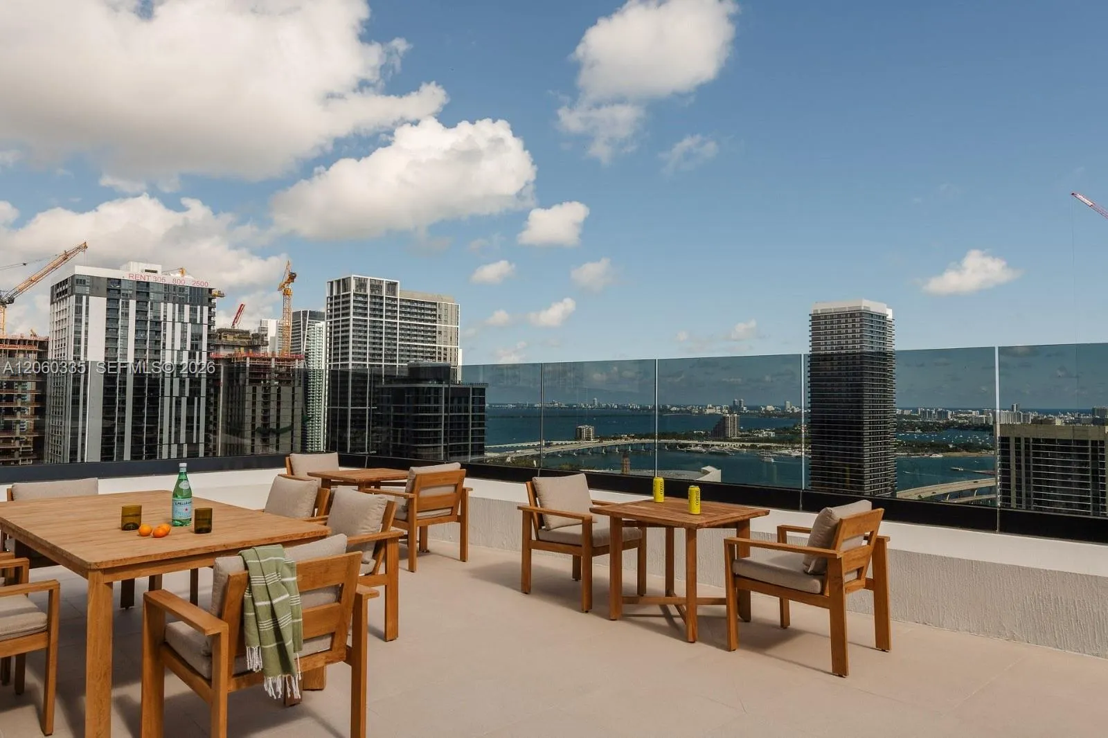 Foto de propiedad en 225 N Miami Avenue 1810, Miami, FL 33128 Miami con MLS#