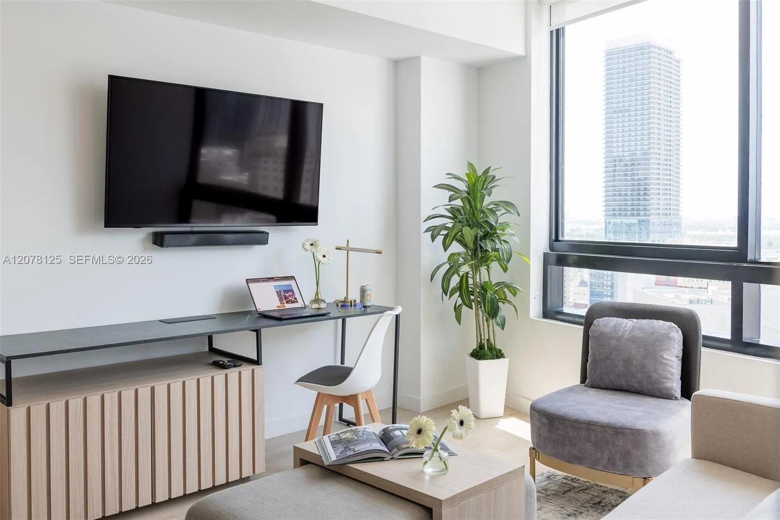 Foto de propiedad en 225 N Miami Avenue 2107, Miami, FL 33128 Miami con MLS# 
