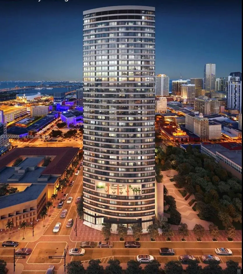 Foto de propiedad en 225 N Miami Avenue 2801, Miami, FL 33128 Miami con MLS# 