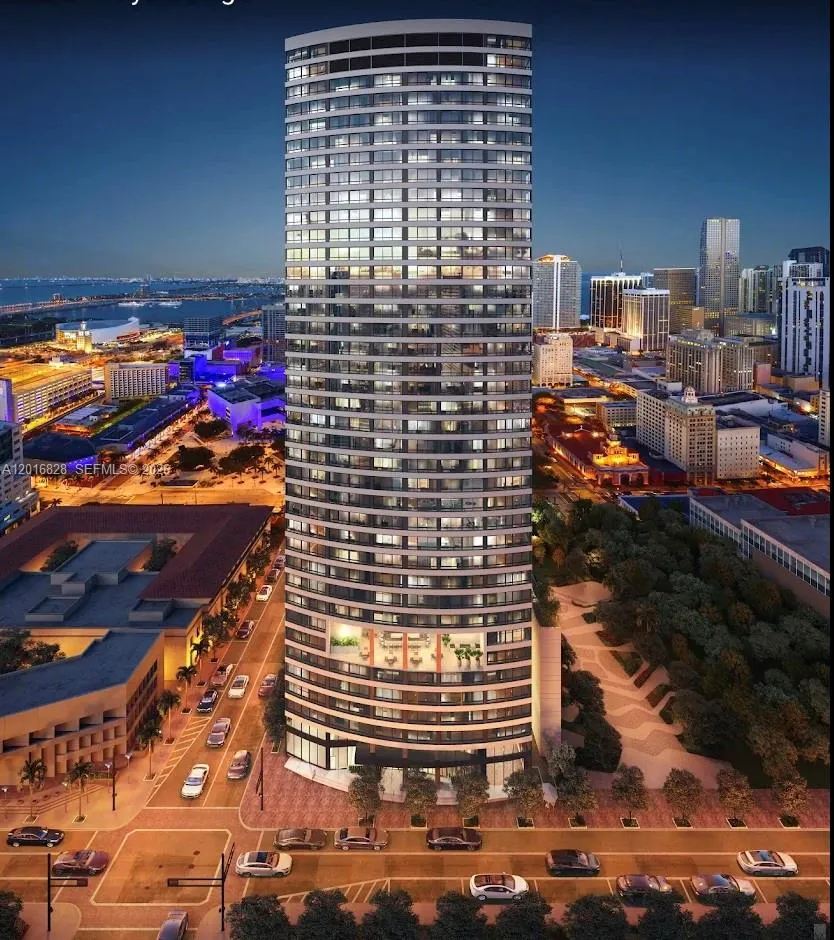 En Venta 225 N Miami Avenue 2801, Miami, FL 33128, Miami, FL 33128
