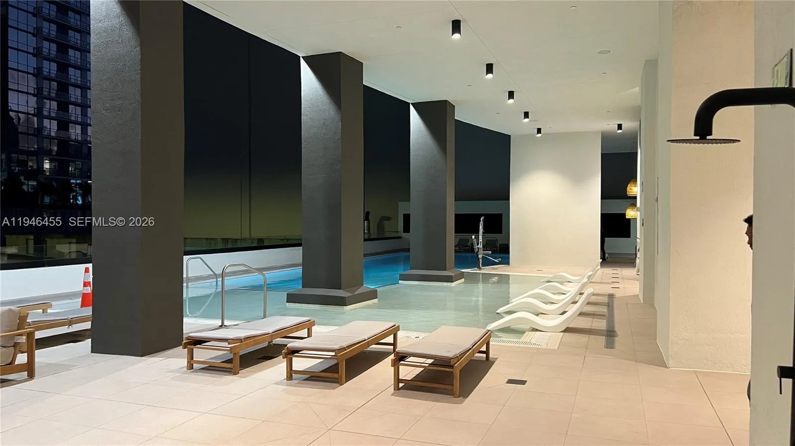 Foto de propiedad en 225 N Miami Avenue 312, Miami, FL 33128 Miami con MLS# 