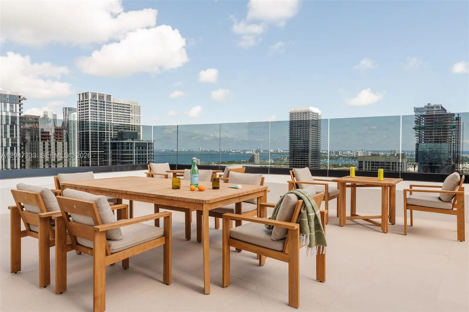 Foto de propiedad en 225 N Miami Avenue 3412, Miami, FL 33128 Miami con MLS# 