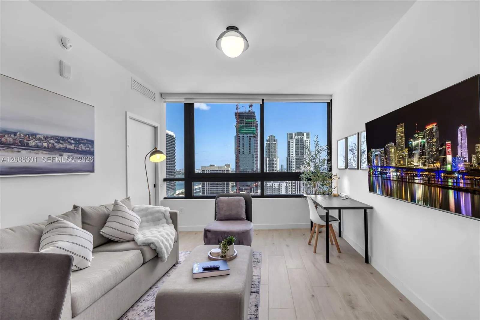 En Venta 225 N Miami Avenue 3501, Miami, FL 33128, Miami, FL 33128