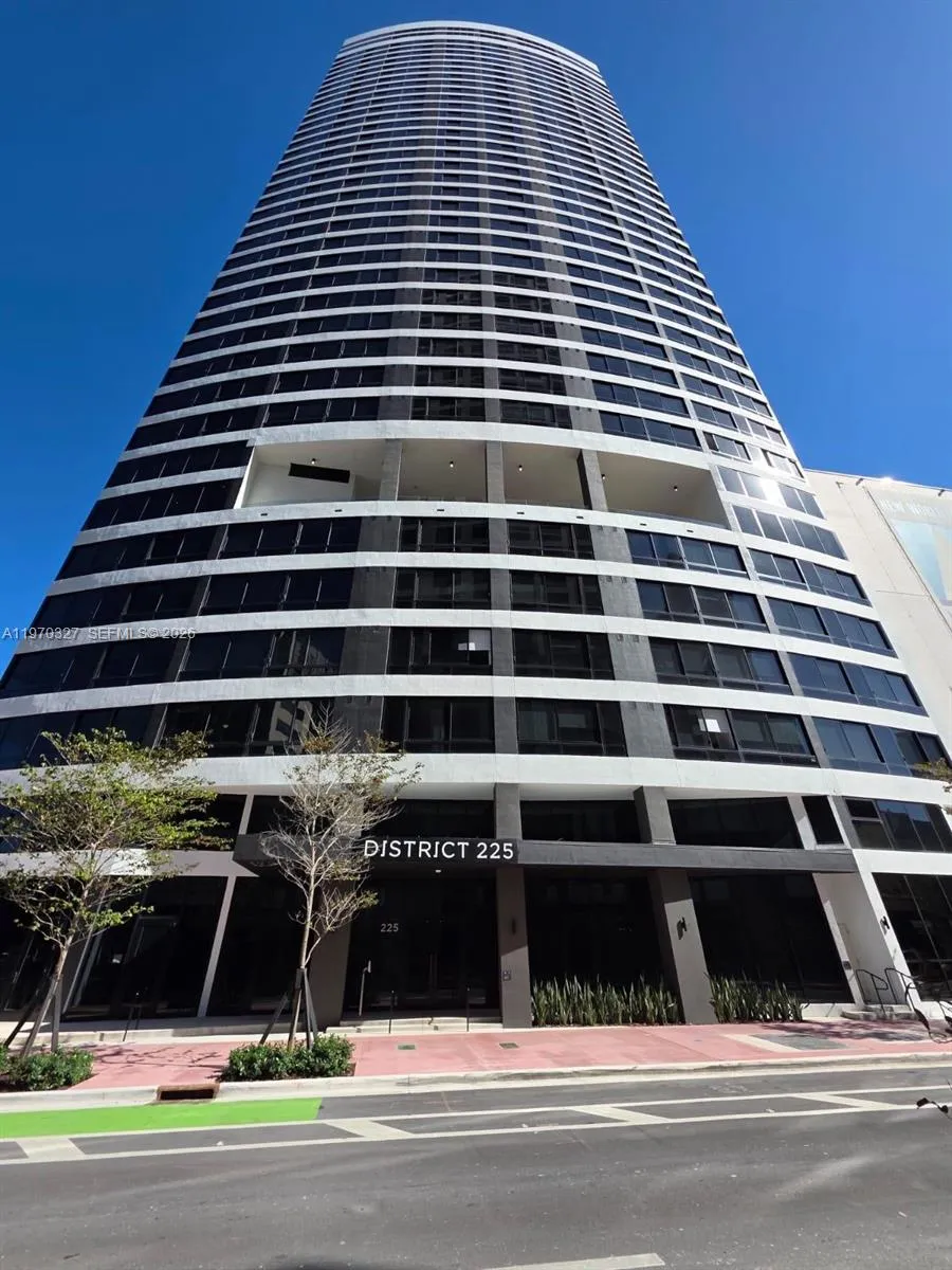 Foto de propiedad en 225 N Miami Avenue 804, Miami, FL 33128 Miami con MLS#