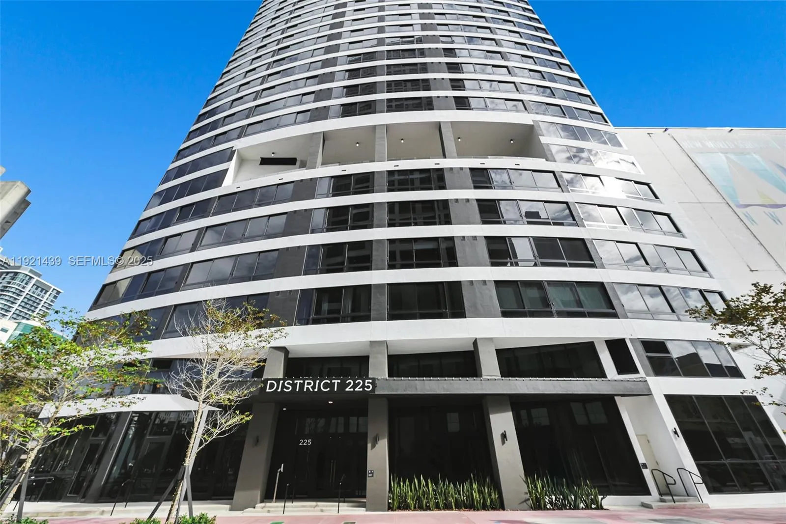 Foto de propiedad en 225 N Miami Avenue 901, Miami, FL 33128 Miami con MLS# 