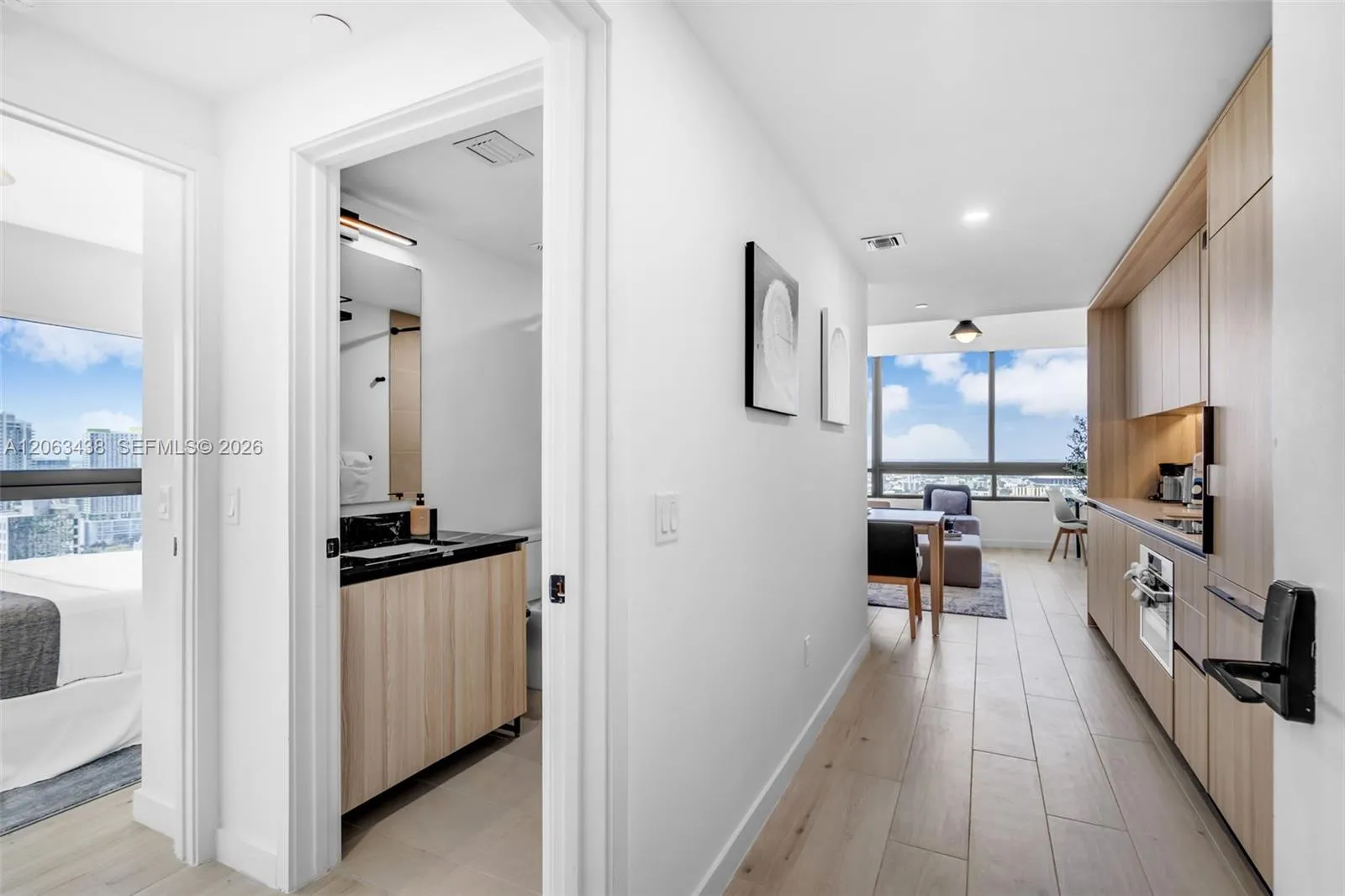 Foto de propiedad en 225 N Miami Avenue PH-3712, Miami, FL 33128 Miami con MLS# 