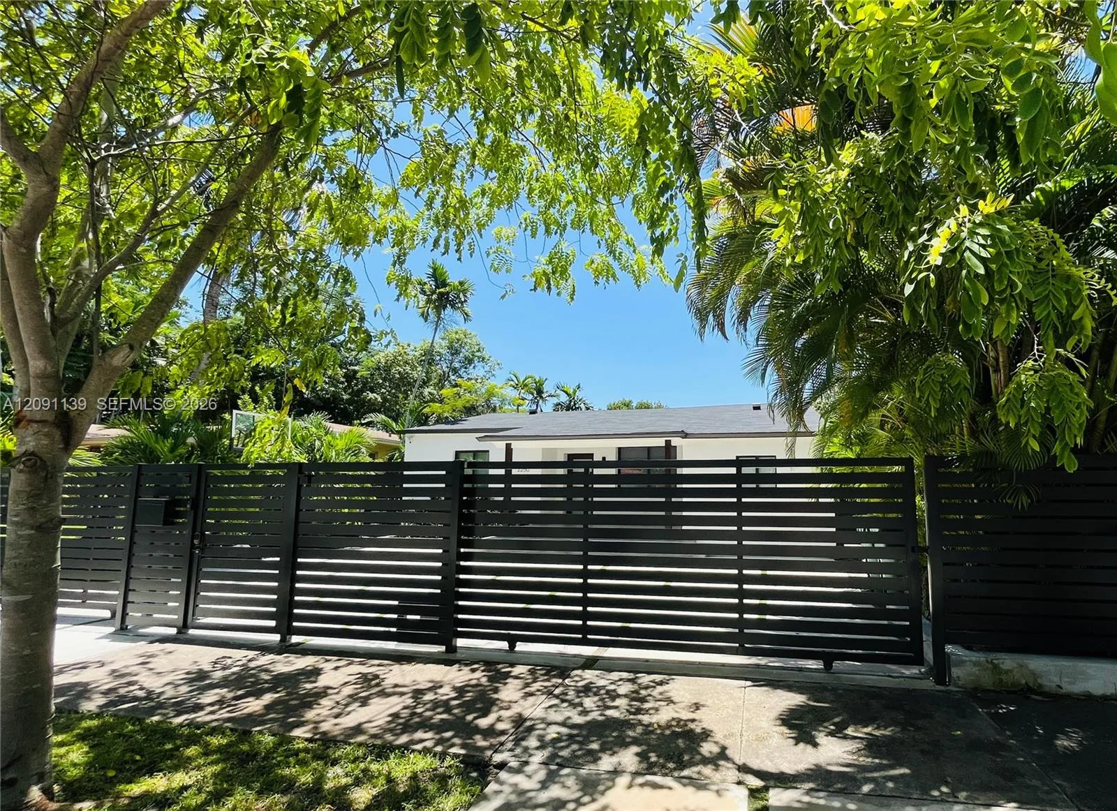 En Renta 2250 SW 23rd Street, Miami, FL 33145, Miami, FL 33145