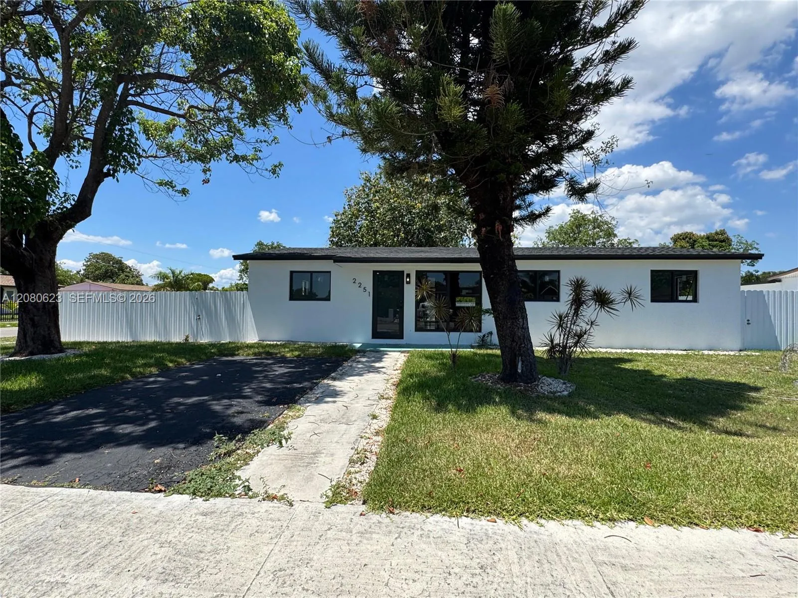 En Venta 2251 NW 193rd Terrace, Miami Gardens, FL 33056, Miami Gardens, FL 33056