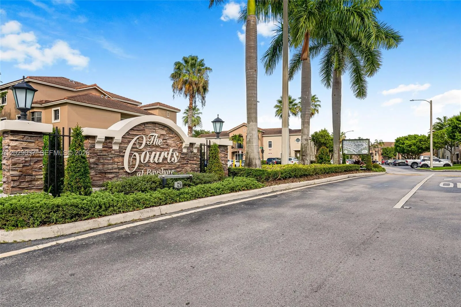 Foto de propiedad en 22551 SW 88th Place 203-1, Cutler Bay, FL 33190 Cutler Bay con MLS# 