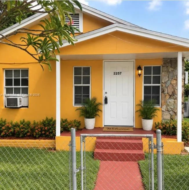 En Renta 2257 NW 82nd Street 2257, Miami, FL 33147, Miami, FL 33147