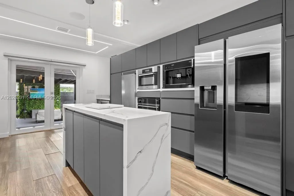 Vendido 2257 SW 11th Street, Miami, FL 33135, Miami, FL 33135