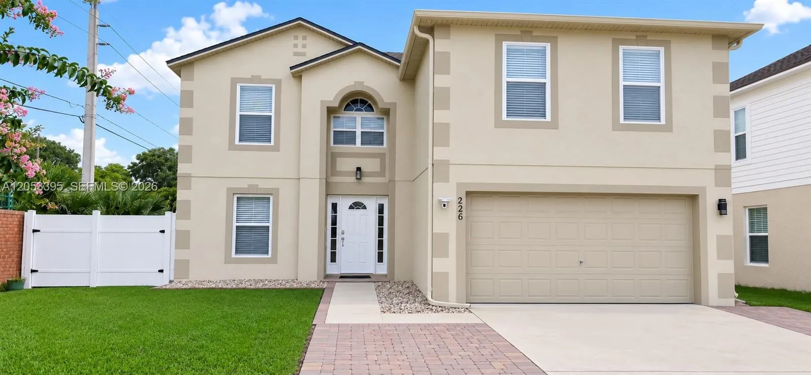 Foto de propiedad en 226 Pinefield Drive, Sanford, FL 32771 Sanford con MLS# 