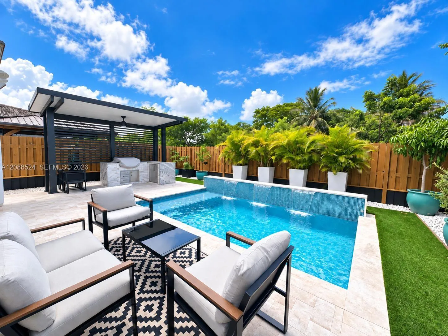 En Venta 2265 NW 131st Circle, Miami, FL 33167, Miami, FL 33167