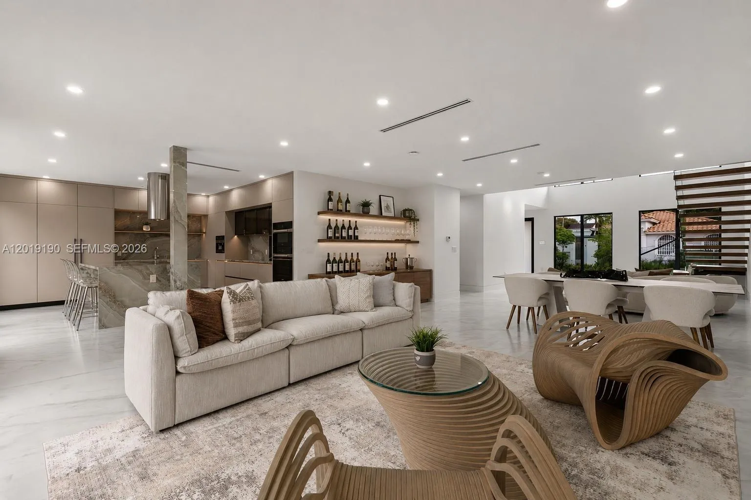 Foto de propiedad en 2265 SW 4 Street, Miami, FL 33135 Miami con MLS# 