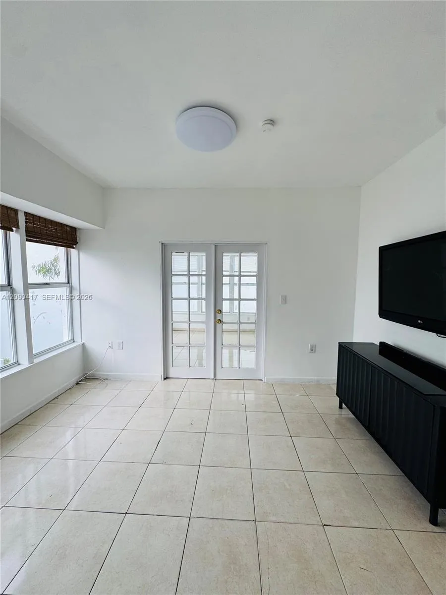 Foto de propiedad en 227 1st Street 8, Miami Beach, FL 33139 Miami Beach con MLS# 