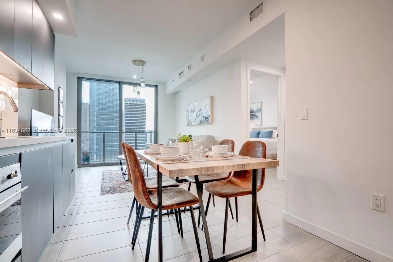 Foto de propiedad en 227 NE 2nd Street 1705, Miami, FL 33132 Miami con MLS# 